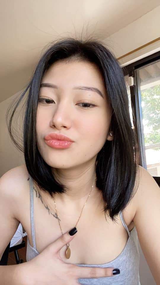 Một cô gái trẻ xinh đẹp sinh năm 2003! Lần đầu tiên xuống biển! Quầng vú siêu lớn cúp D, khán giả yêu cầu mạnh mẽ để xem sữa, nhấc áo vest nhỏ lên, một cặp đèn pha, nhào nặn quá hấp dẫn