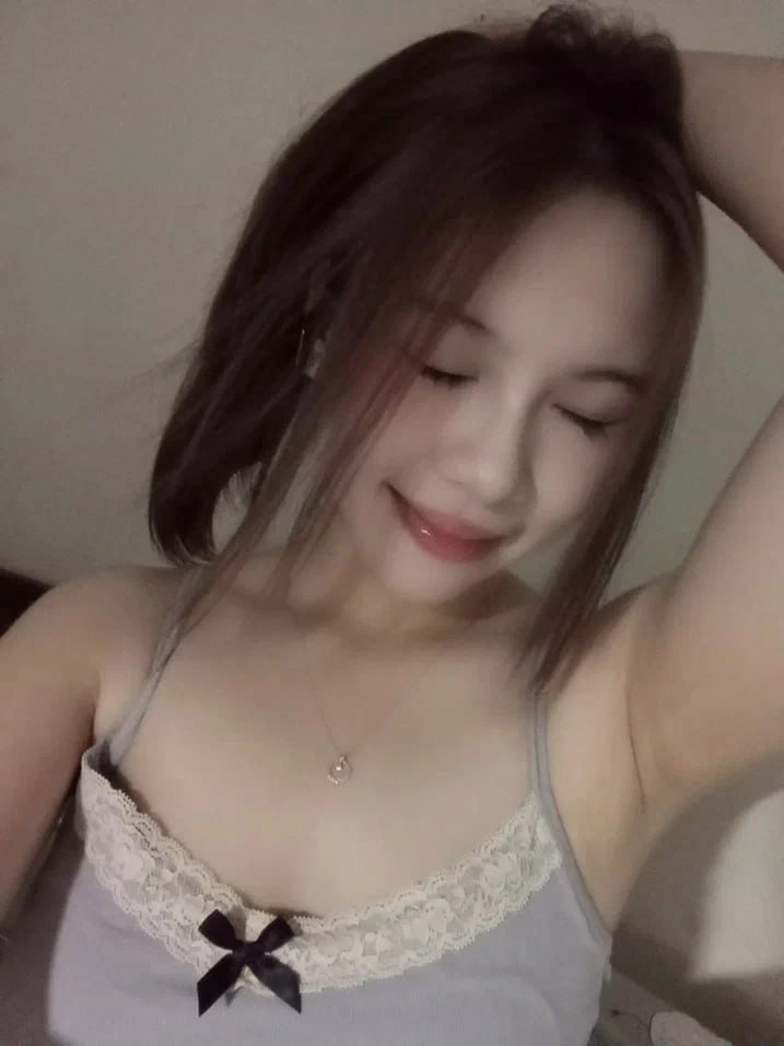 BBAN-437 Hai chị gái xinh đẹp và gợi cảm đang hôn nhau và chảy nước dãi trong một cảnh cấm đồng tính nữ đôi. Quá khiêu gợi đến mức đảm bảo sẽ khiến bạn đạt cực khoái! Và họ là bạn thân nhất